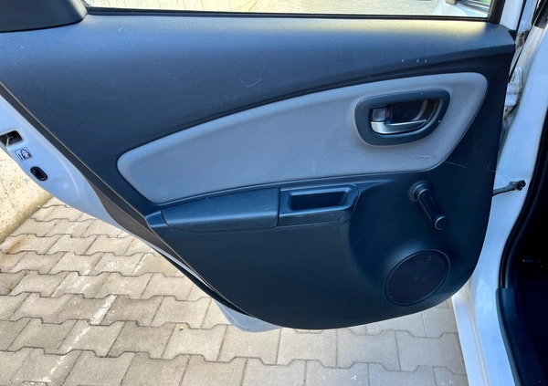 Toyota Yaris cena 43000 przebieg: 28300, rok produkcji 2016 z Góra małe 562